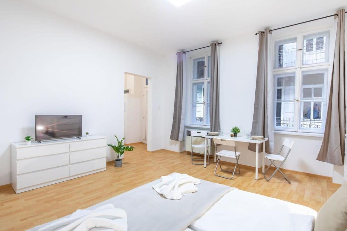 Very Central Convenient Flat Budapest Exterior photo